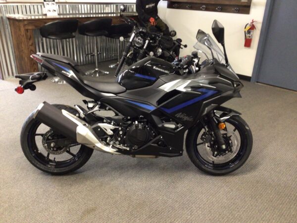 2025 Kawasaki Ninja 500 SE ABS